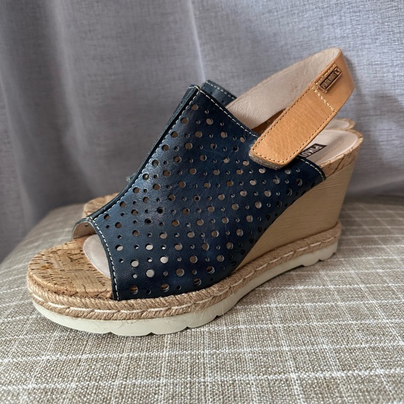 PIKOLINOS BALI LASER CUT WEDGES BLUE - Picture 3 of 13